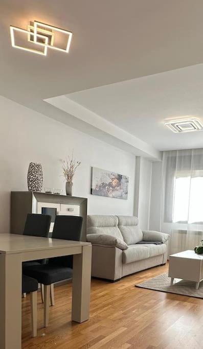 Studio 14 + Garaje Incluido. Nuevo, Elegante, Acogedor. Haro Exterior foto